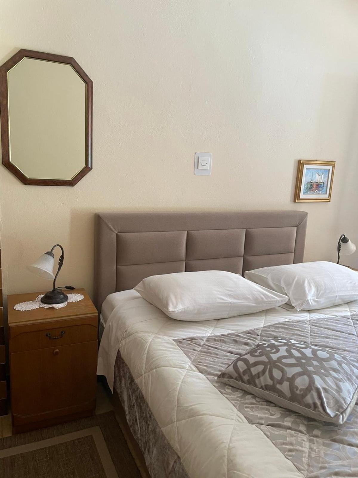 Vera- With Airconditioning And Free Parking *